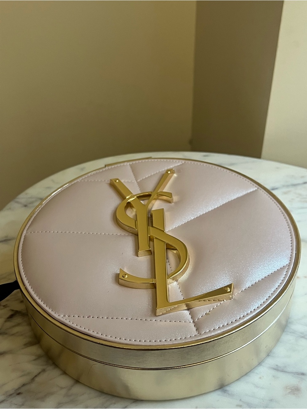 YSL Skin Affair Soft Glow Cushion Foundation Keychain Exclusive Viral PR bundle - Picture 2 of 7